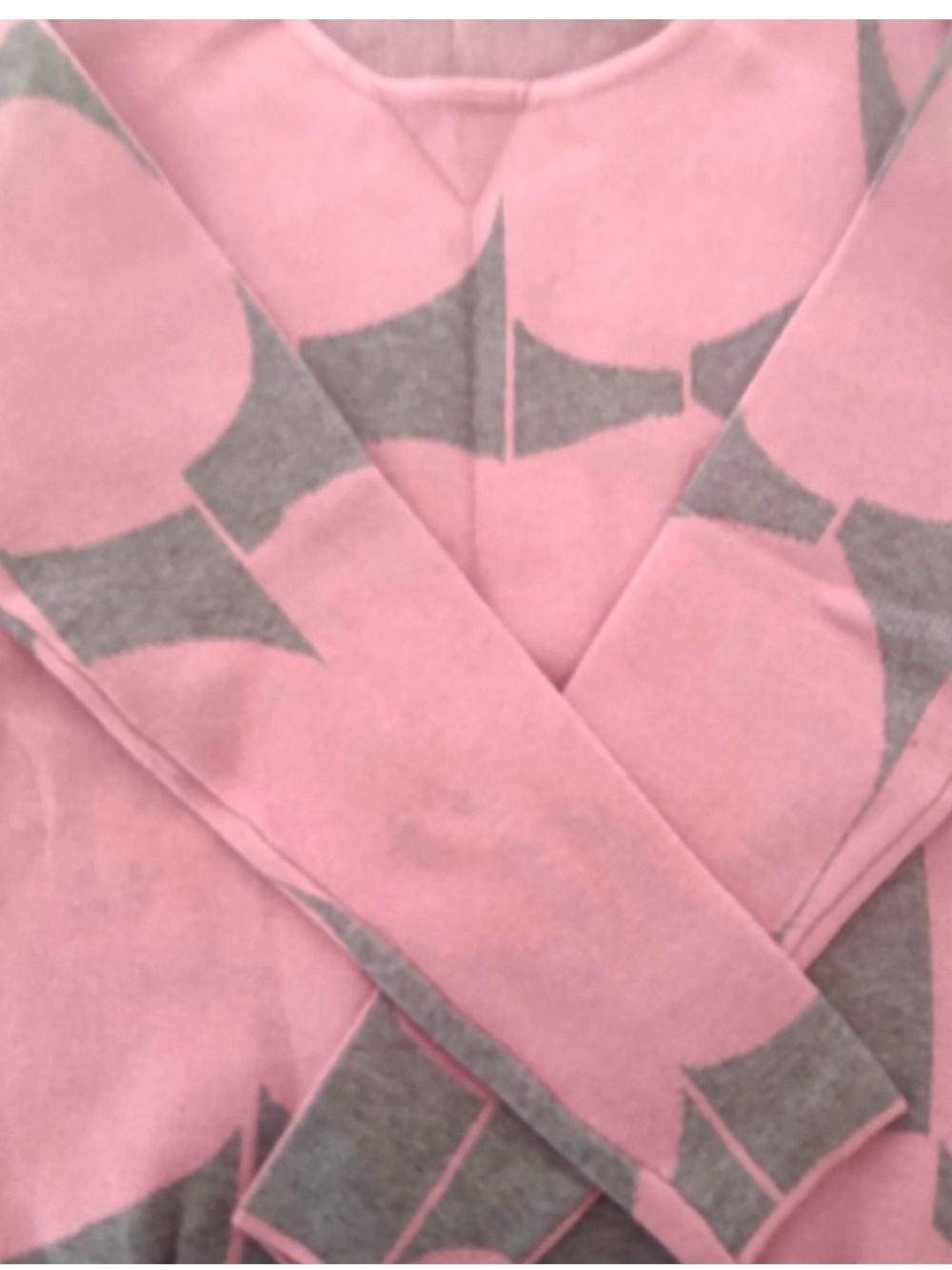 🔴 Pink and Gray Patterned Crewneck Sweater- S - Picture 4 of 5